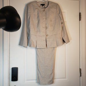 ANN TAYLOR PETITE MADE IN VIETNAM GRAY PANT SUIT LONGSLEEVE JACKET SIZE 6P LINNE